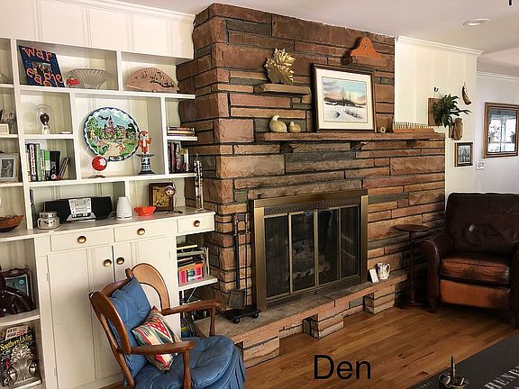 5th image of 272 Glenhaven Dr