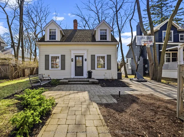 348 Douglas Ave, Oakville, ON L6J 3S6