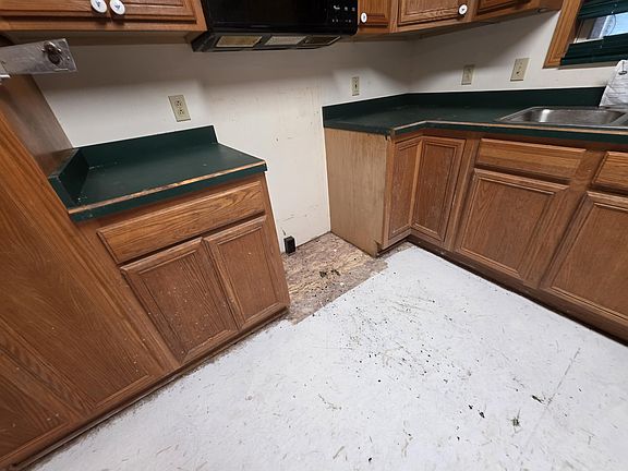 5th image of 441 N Elizabeth