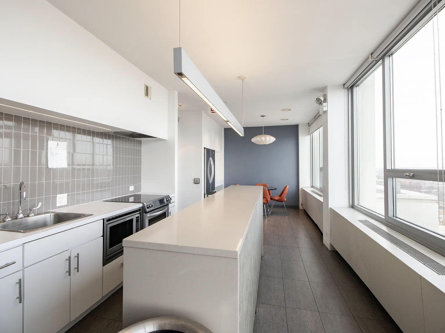 1 bed, 900 sqft, $2,100 — Photo 4