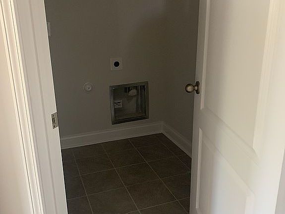 4th image of 419 Bridgehaven Dr