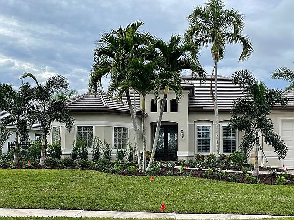 2nd image of 5810 Harbour Cir