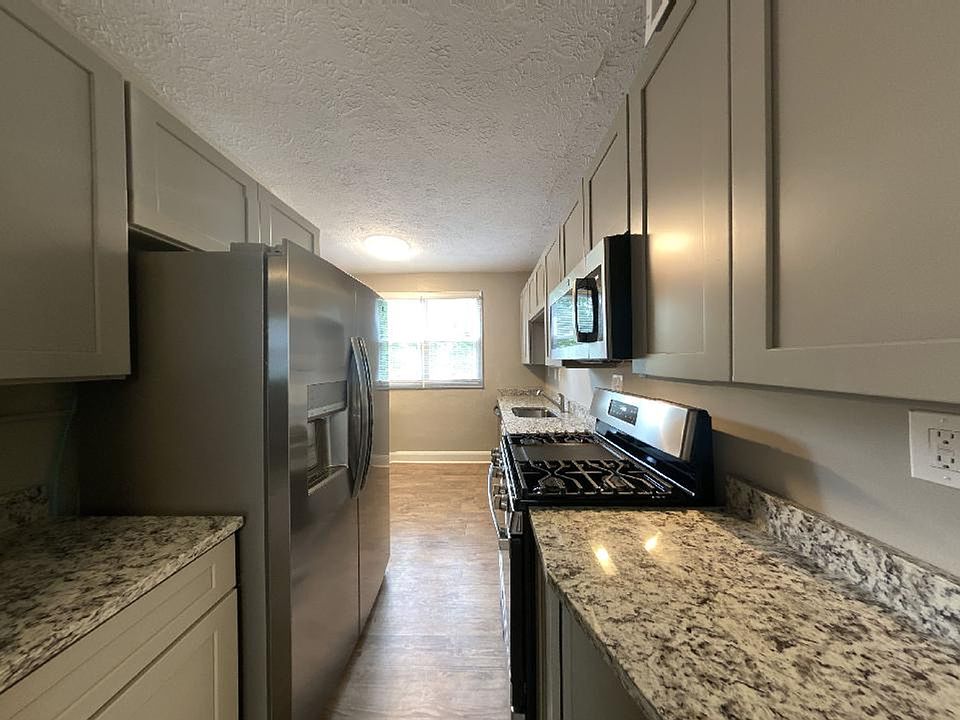 1st image of 25 Poinsettia Pl Unit 12B