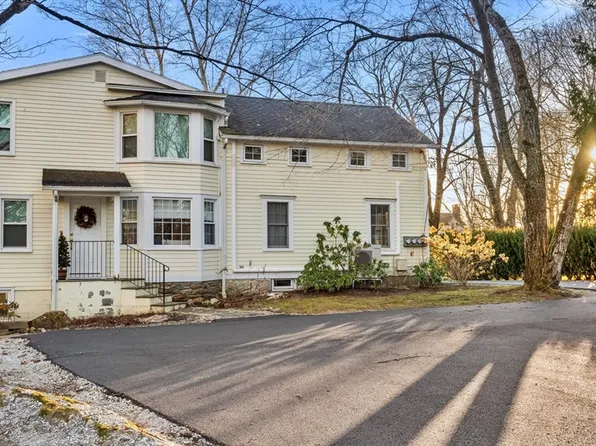 360 Spring St, Lee, MA 01238