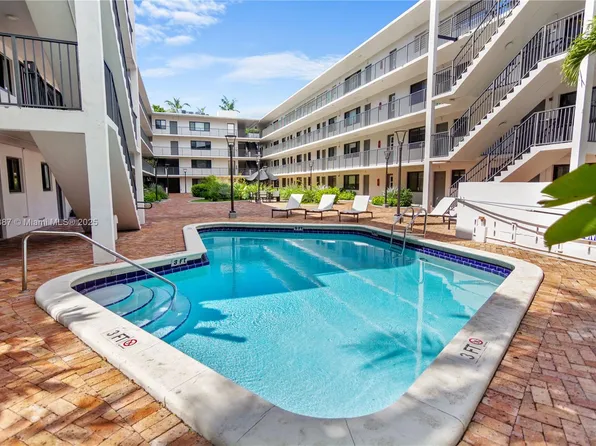 2930 Day Ave APT N102, Miami, FL 33133