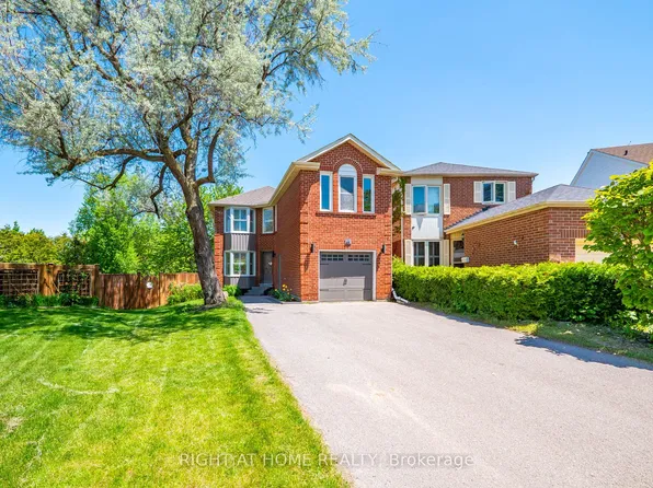 45 Lansbury Ct, Vaughan, ON L4J 5K1