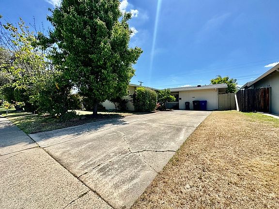 3rd image of 1420 32nd Ave