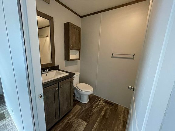 3rd image of 20 Sparrow Hill Dr