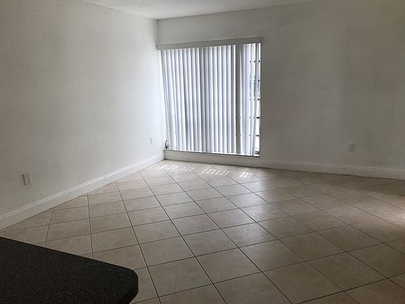 4th image of 17100 SW 94th Ave APT 501