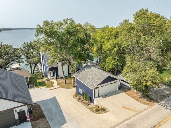 17042 255th Ave, Spirit Lake, IA 51360