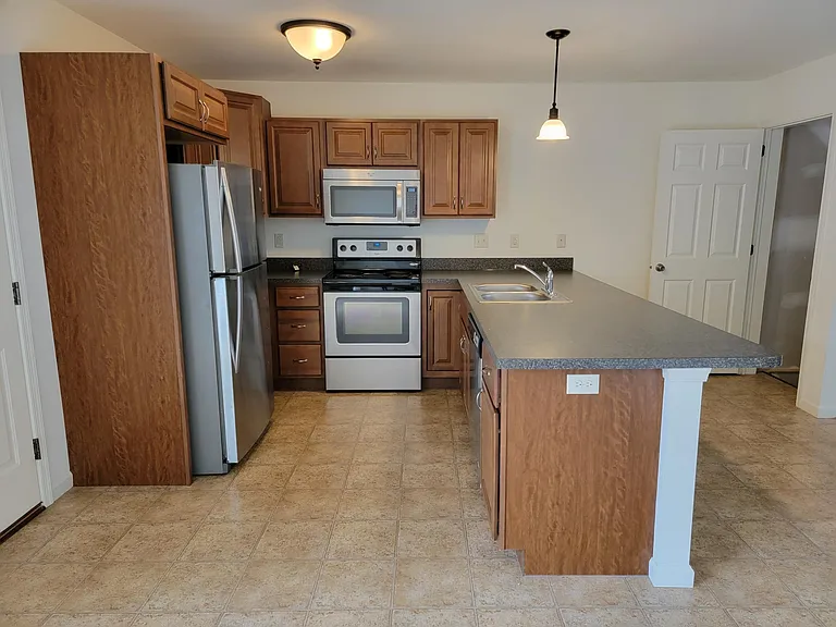 213 Limestone Dr — Photo 5