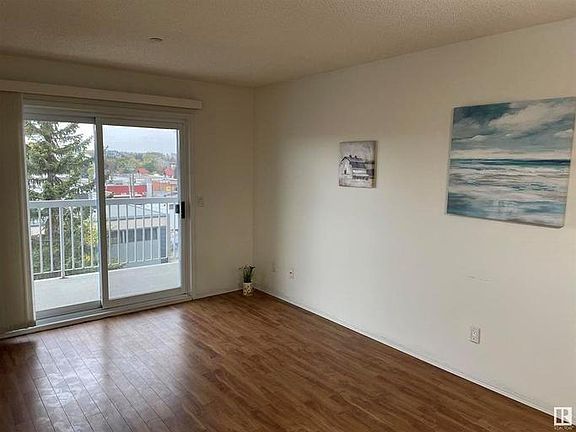 3rd image of 52 Saint Michael St