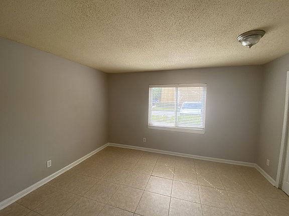4th image of 3929 Mission Dr Unit 7