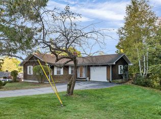 66 Chase Cir, Center Harbor, NH 03226