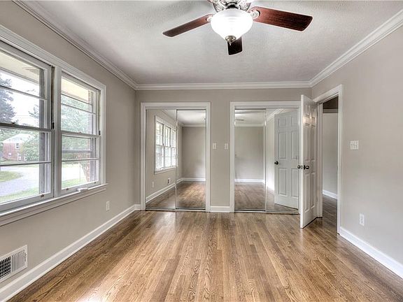 5th image of 366 Robin Ln SE