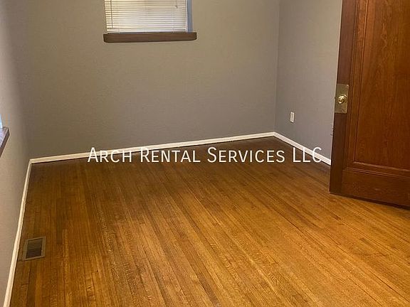 5th image of 3815-2 S Wilmington Ave