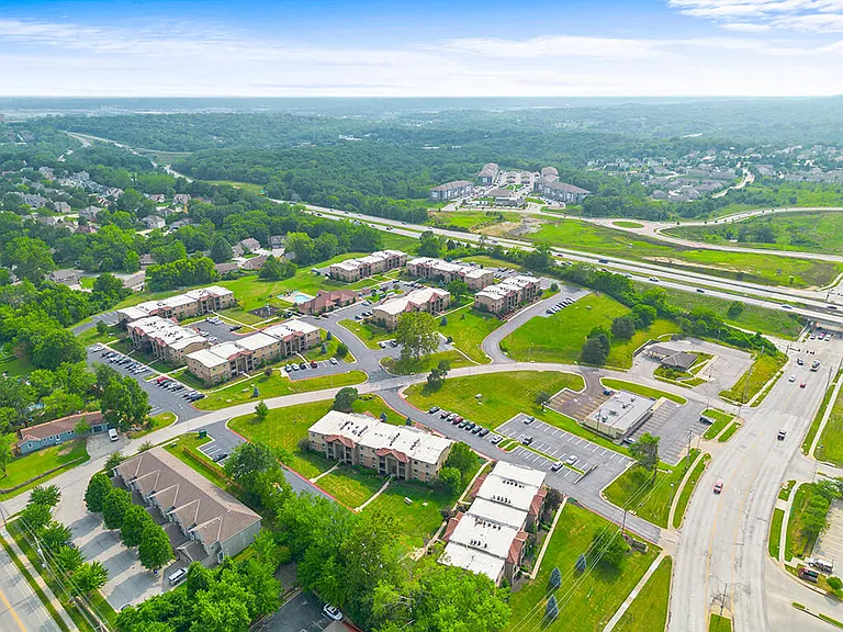 Easy Access to Highways and the Greater Kansas City Metropolitan Area