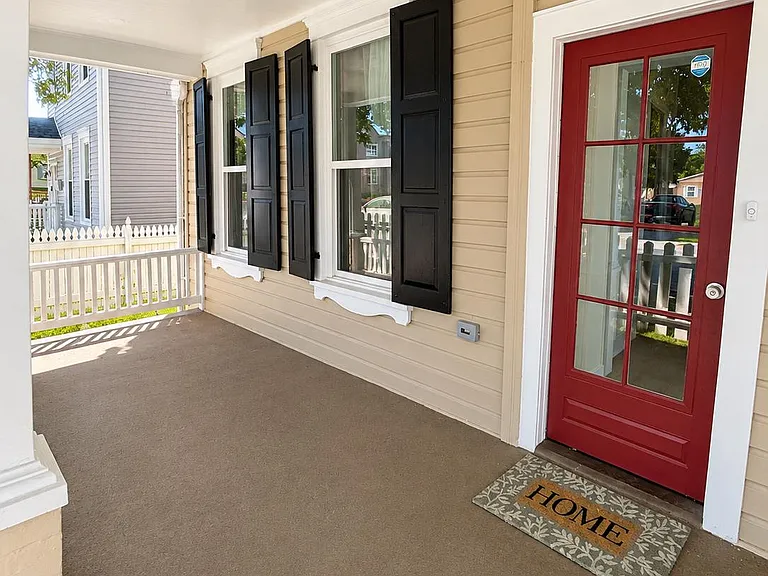 909 Corbett St — Photo 5