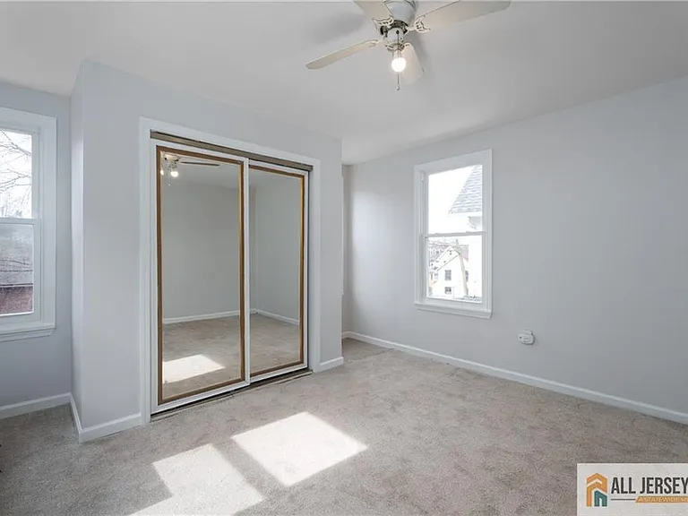 264 Seaman St #2 — Photo 15