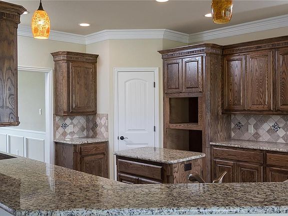 5th image of 1177 Whirlaway Dr