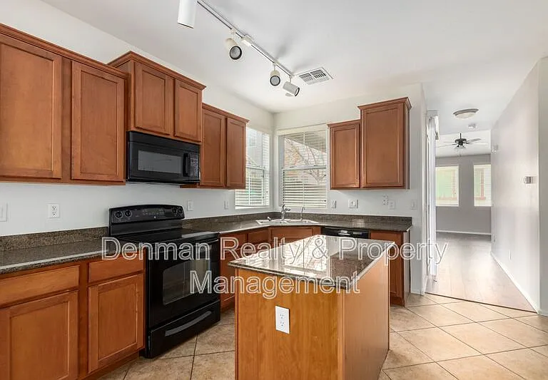4262 E Carla Vista Dr — Photo 16