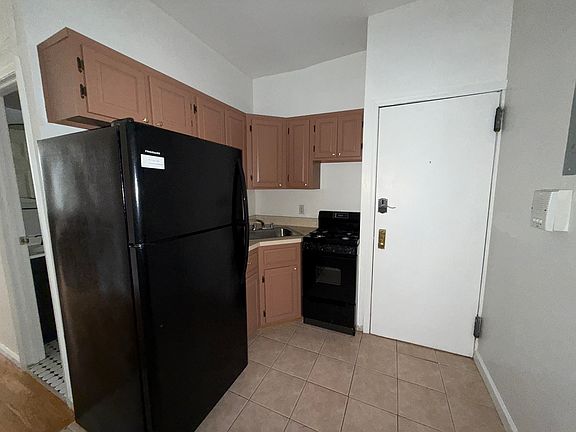 4th image of 306 E 83rd St APT 3C