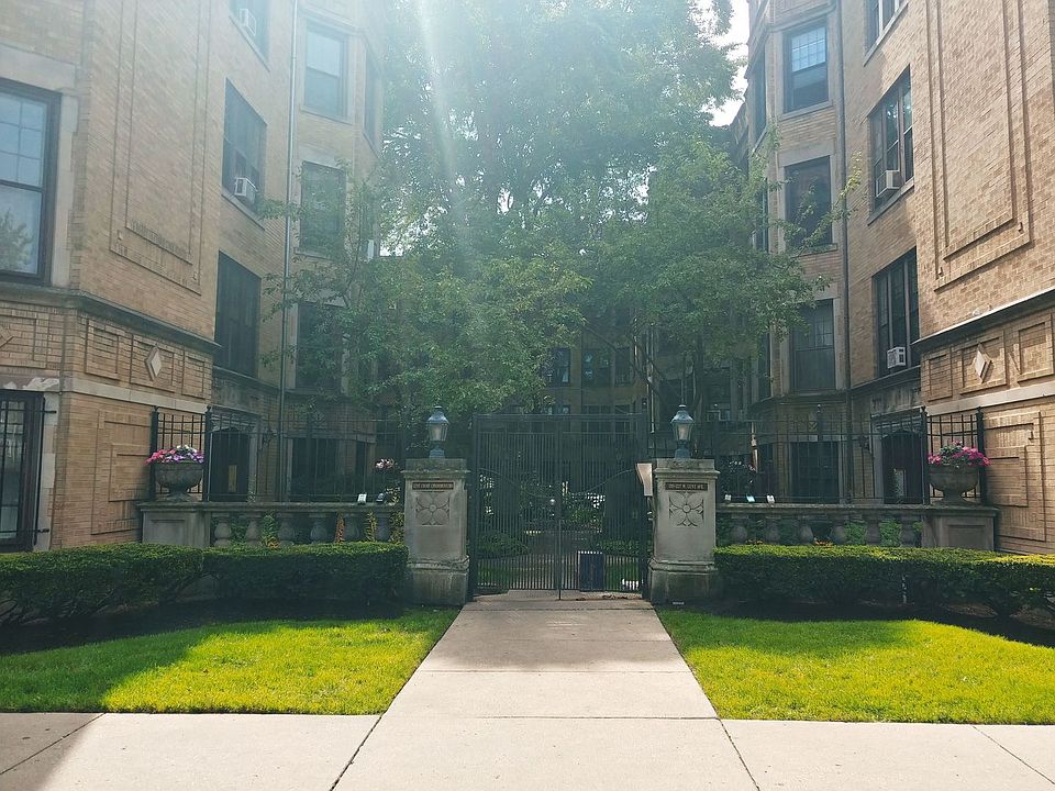 1st image of 1217 W Lunt Ave APT 2B