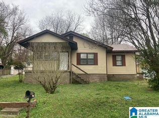 305 12th Ave NE, Graysville, AL 35073