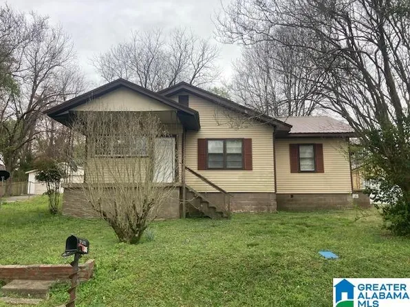 305 12th Ave NE, Graysville, AL 35073
