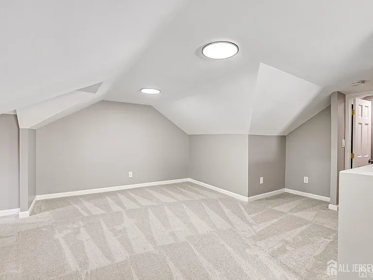 48 Johnson Pl — Photo 22