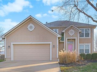 913 S 131st St, Bonner Springs, KS 66012