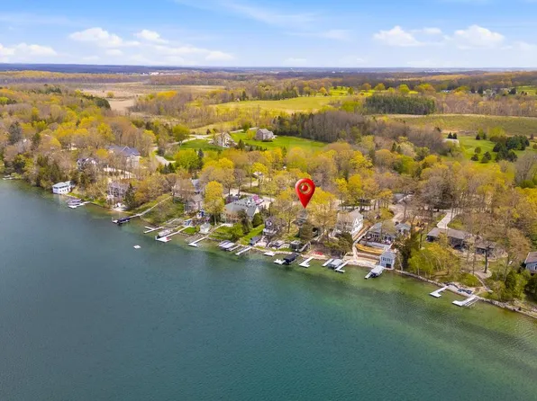 5831 S Hacker DRIVE, West Bend, WI 53095