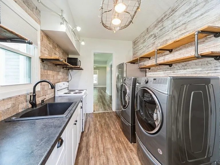 402 W Ashland Ave #1 — Photo 1