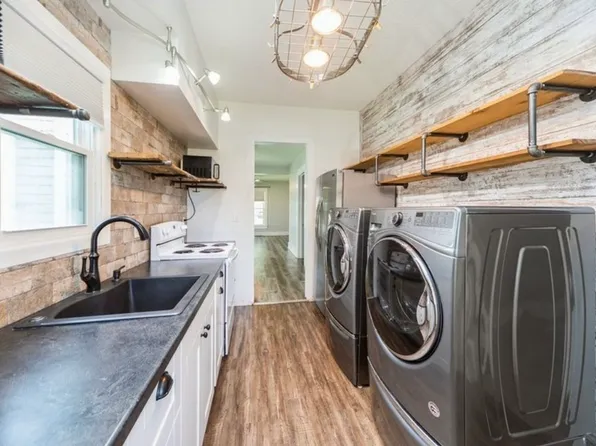402 W Ashland Ave #1, Indianola, IA 50125