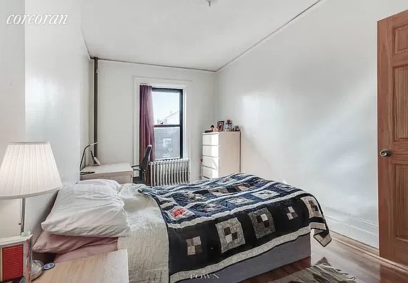 2nd image of 134 W 86th St APT 3A