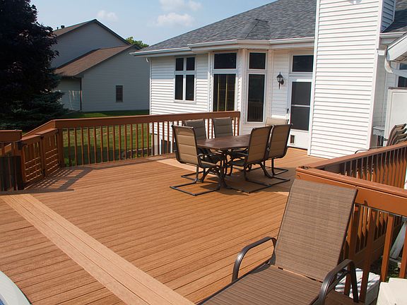 Large Deck off Back of Home