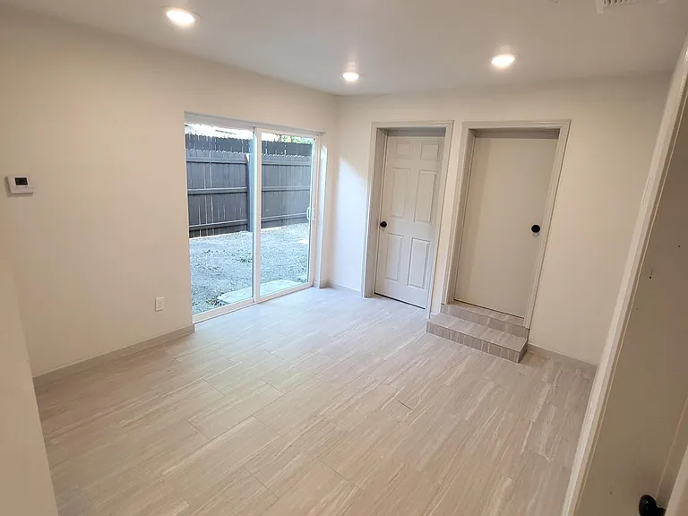 2417 Castroville Rd #1104 — Photo 6