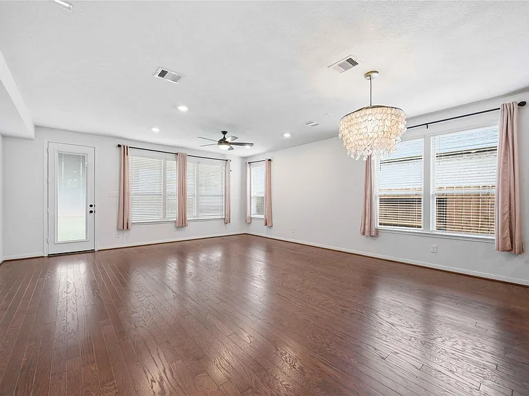 7627 Coral Key Dr — Photo 9