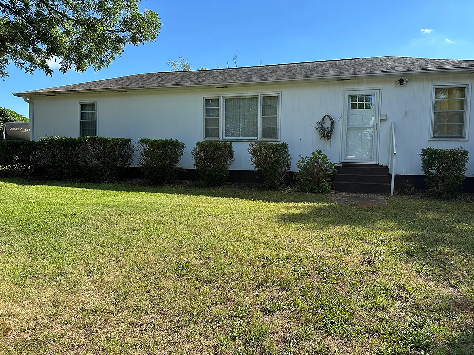 211 Sunset Dr