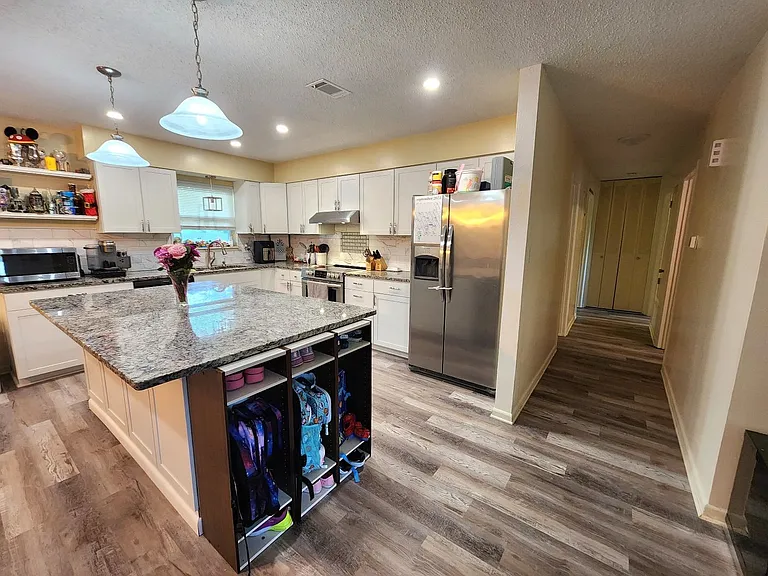 2315 Reva Cir — Photo 10