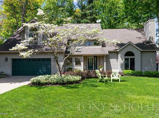 7418 Hidden Forest Dr, Hudsonville, MI 49426