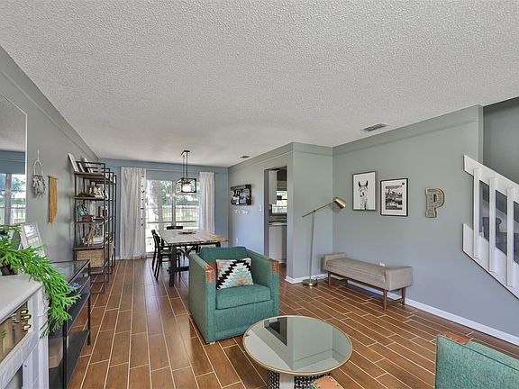 3rd image of 3028 Annadale Cir
