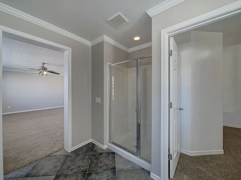 2143 W Marconi Ave — Photo 27