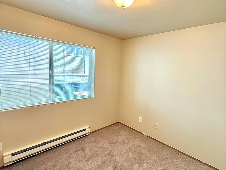 Montlake Villas — Photo 17