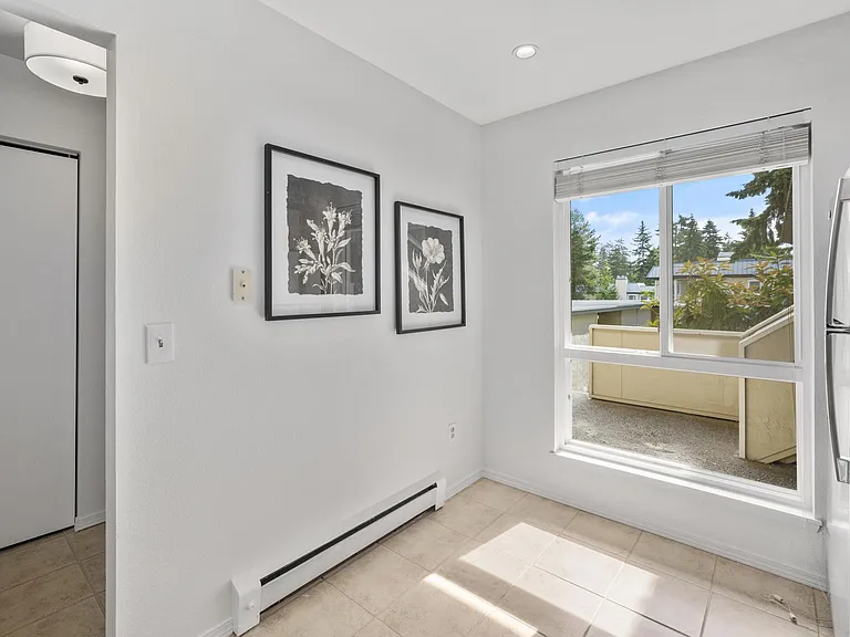 10211 NE 16th Pl #R6 — Photo 7