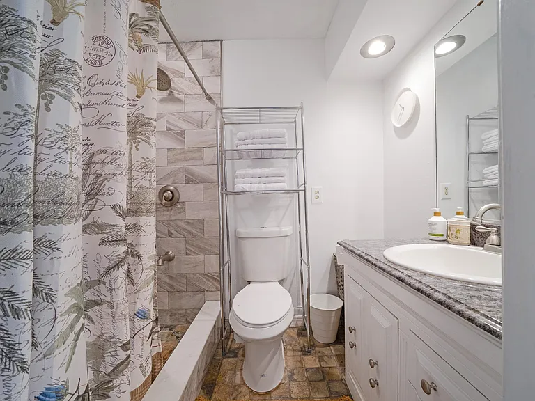 601 S Matanzas Ave #B — Photo 15