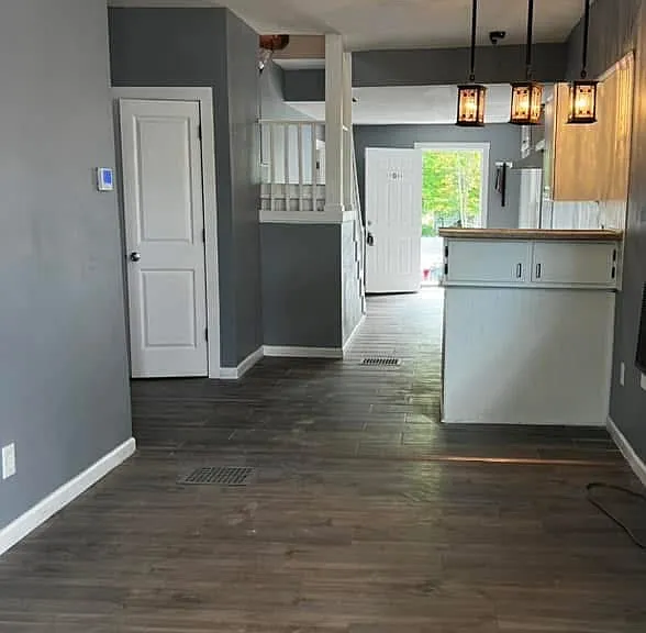 1798 W Gaulbert Ave — Photo 3
