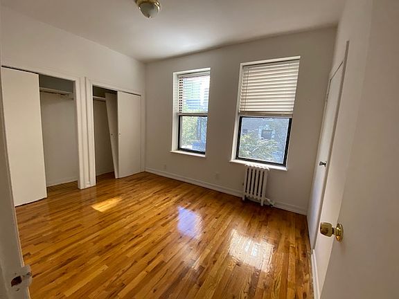 3rd image of 214 W 92nd St #C22