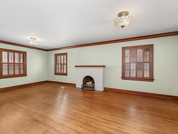 5th image of 144 N Dellrose Ave