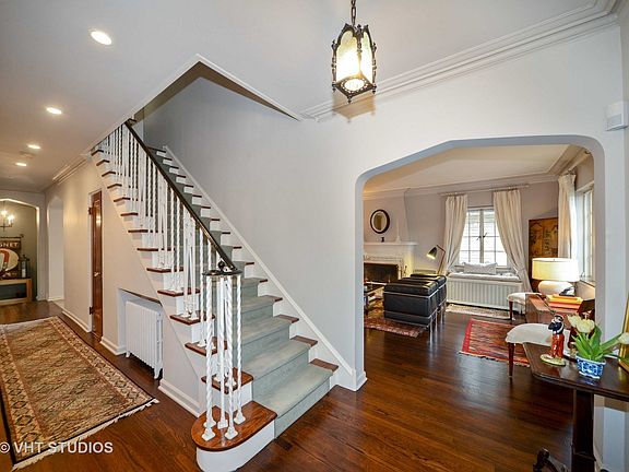 2nd image of 728 N Elmwood Ave